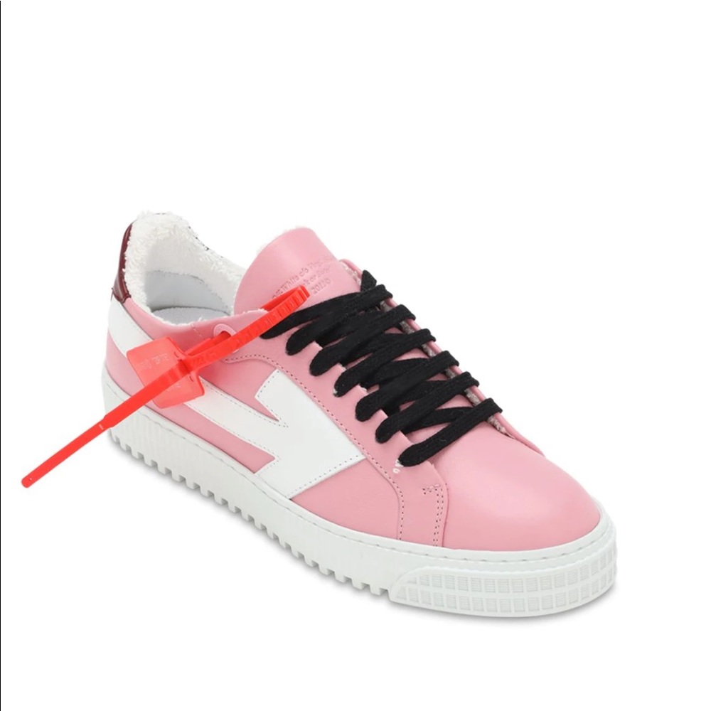 Off-White Pink Leather Arrow sneakers